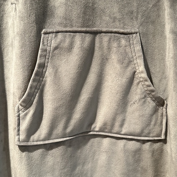 Softies snuggle lounger in light grey velour - Picture 2 of 3